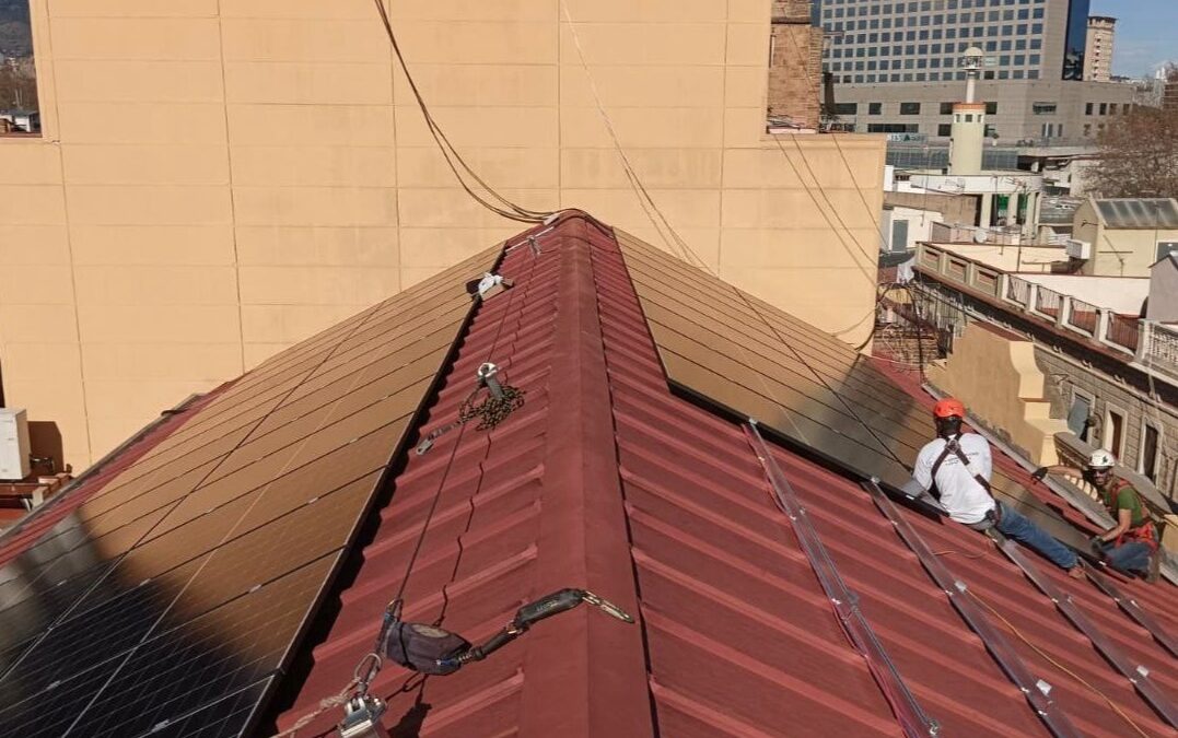 Només queden 4 places per rebre l’energia solar del Carrer Premià